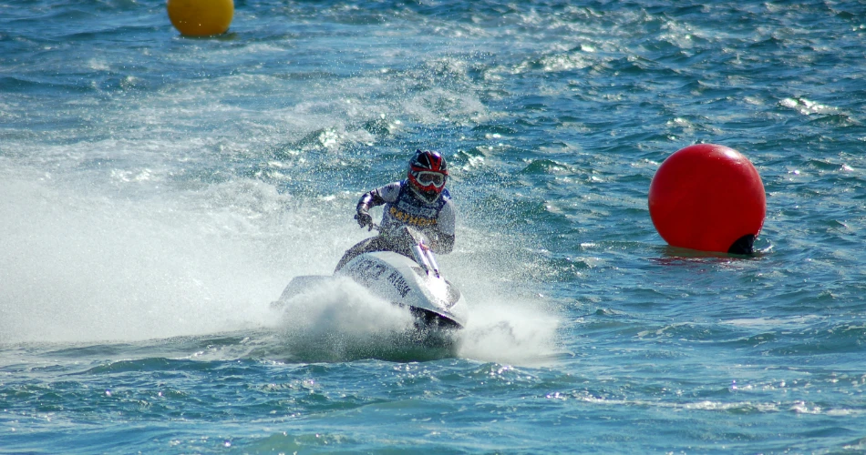 Best 10 Thrilling Watersports in Dubai